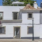 Casa Trindade, Encanto No Coracao De Villa Tavira