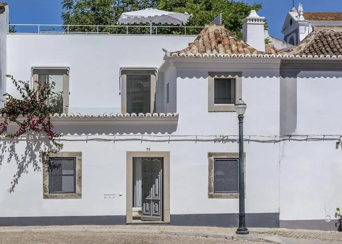 Casa Trindade, Encanto No Coracao De Villa Tavira