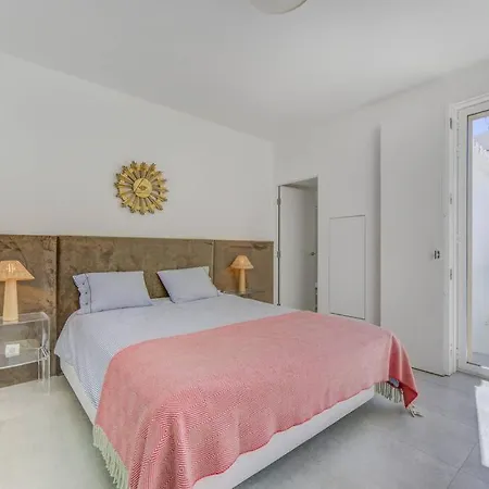 Casa Trindade, Encanto No Coracao De Villa Tavira